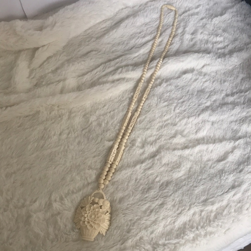 “VINTAGE” FLORAL BASKET” PENDANT Necklace. - Picture 6 of 16